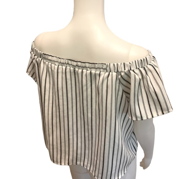 DOE AND RAE women’s cropped off the shoulder white and black striped top Large - Picture 5 of 6